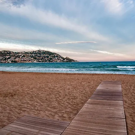 In Near Platja Dels Palangrers Appartement